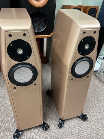 Kharma CRM-3.2-D-E Speakers - Image 10