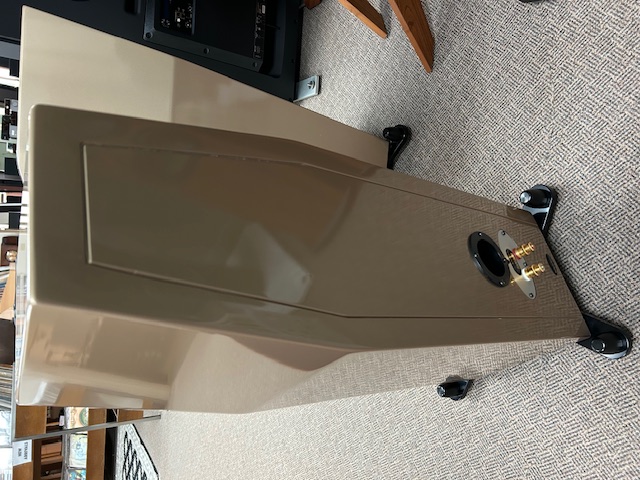 Kharma CRM-3.2-D-E Speakers - Image 8