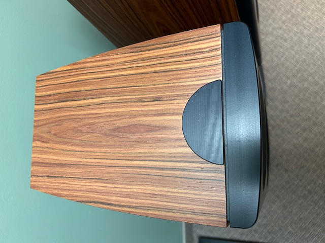 YG Acoustics Tor w/Stands - Image 2