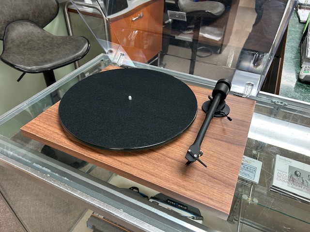 Pro-Ject T1 Evo BT Turntable with OM10 Cartridge (Walnut) - Image 1