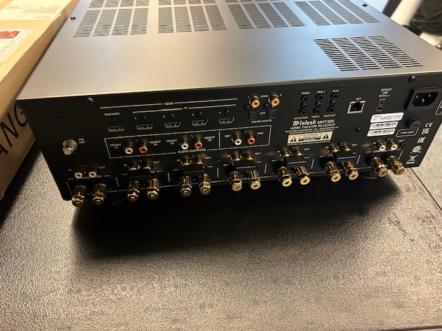 McIntosh MHT-300 7.2 Channel Home Theater Receiver - Image 4