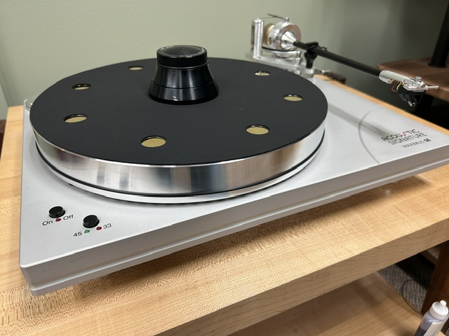 Acoustic Signature Maximus SE Turntable w/TA-1000 Tonearm - Image 1