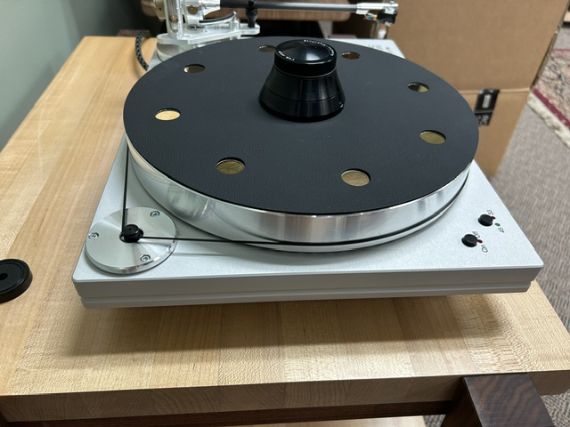 Acoustic Signature Maximus SE Turntable w/TA-1000 Tonearm - Image 2