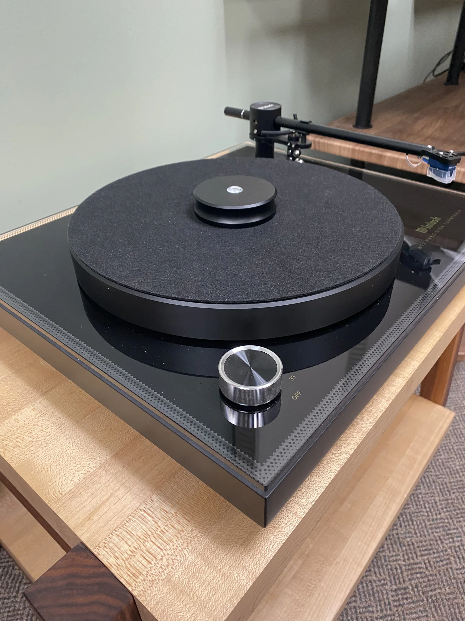 McIntosh MT2 Turntable w/Sumiko Blue Point Cartridge - Image 1