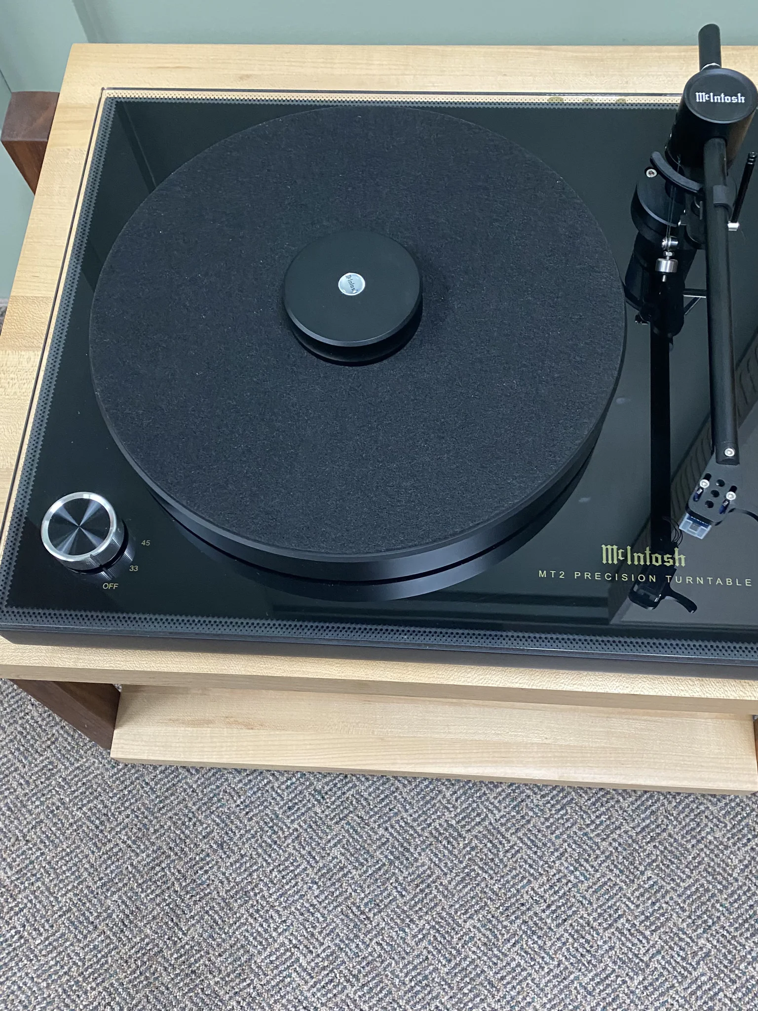 McIntosh MT2 Turntable w/Sumiko Blue Point Cartridge - Image 2